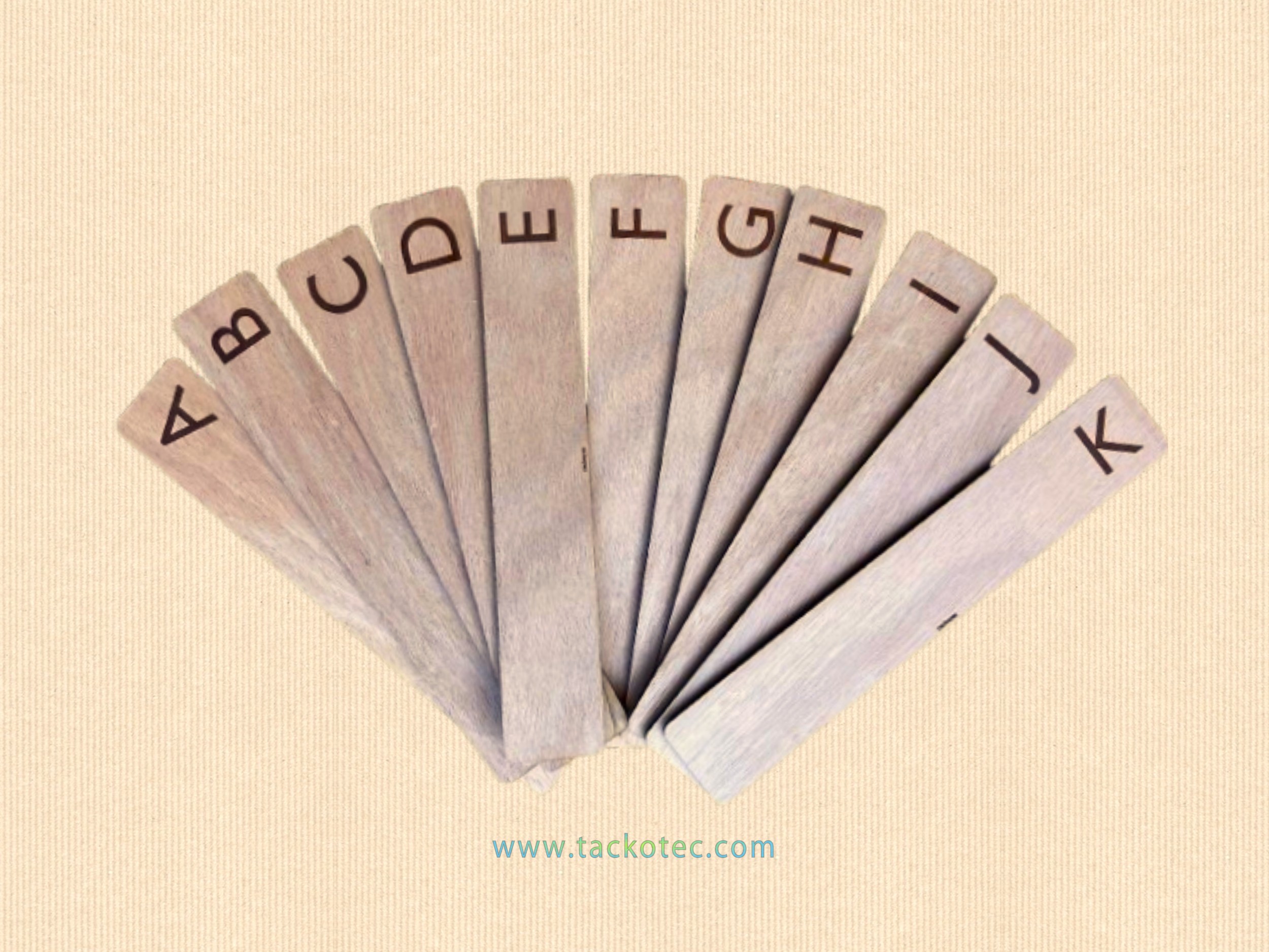 Intercalaires en bois pour rayonnage avec alphabet en gravures